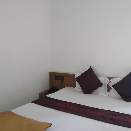 פונה Hotel Vrundavan מראה חיצוני תמונה