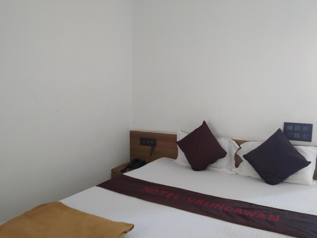 פונה Hotel Vrundavan מראה חיצוני תמונה