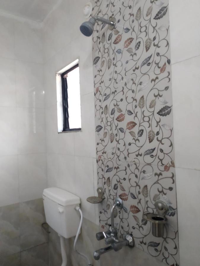 פונה Hotel Vrundavan מראה חיצוני תמונה