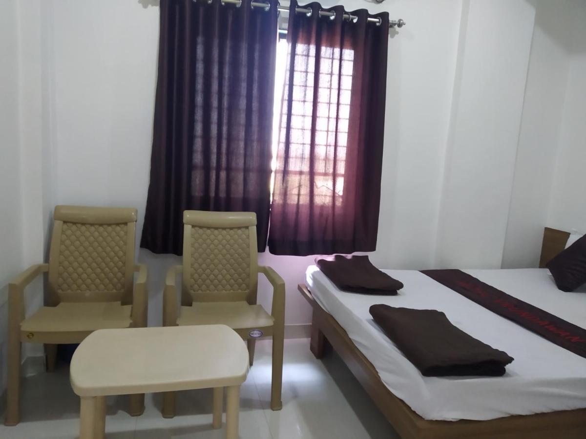 פונה Hotel Vrundavan מראה חיצוני תמונה