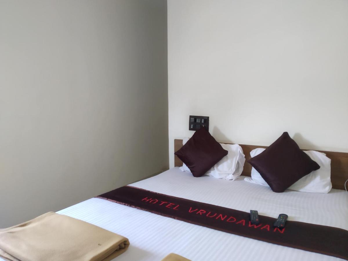 פונה Hotel Vrundavan מראה חיצוני תמונה