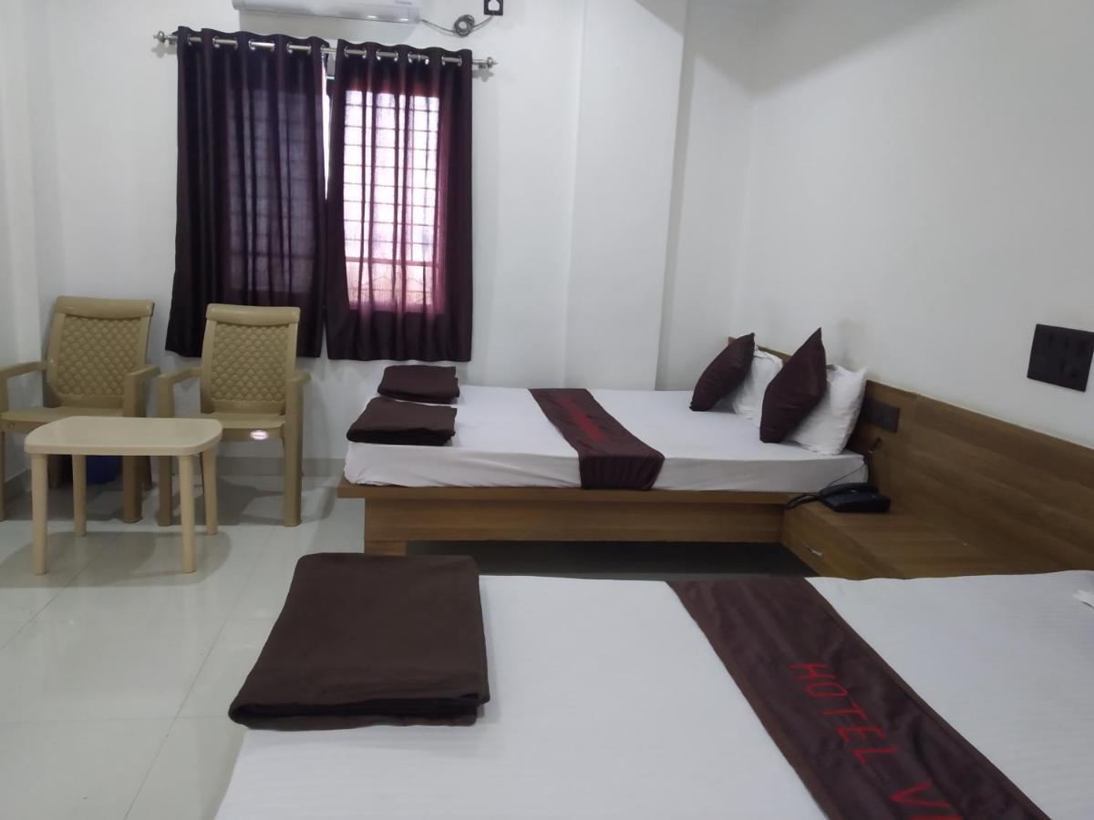 פונה Hotel Vrundavan מראה חיצוני תמונה